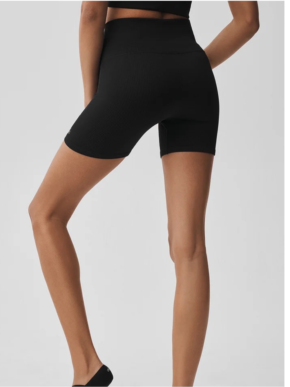 Alo 5" Seamless Ribbed Favorite Short - Picture 3 of 6